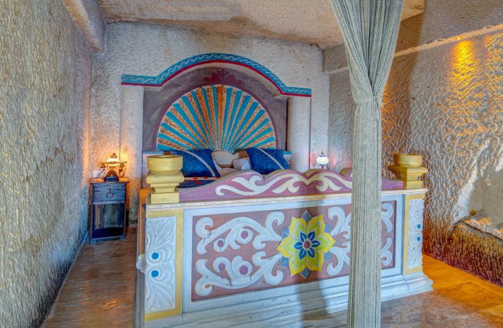 Deluxe Cave Honeymoon Room 107